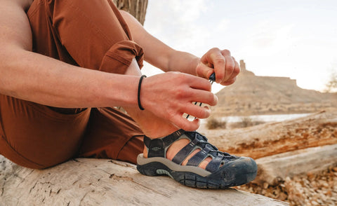 Women's Newport H2  |  Navy/Magnet