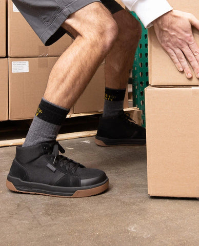 Men's Kenton Mid Work Shoe (Carbon Toe)  |  Black/Gum