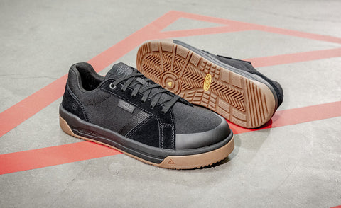 Women's Kenton Work Shoe (Carbon Toe)  |  Black/Gum